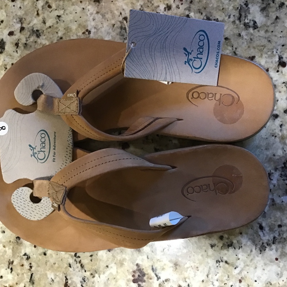 CHACO Womens Flip Flop Sandal Thong Tan Leather & Rubber Size 8 NWT